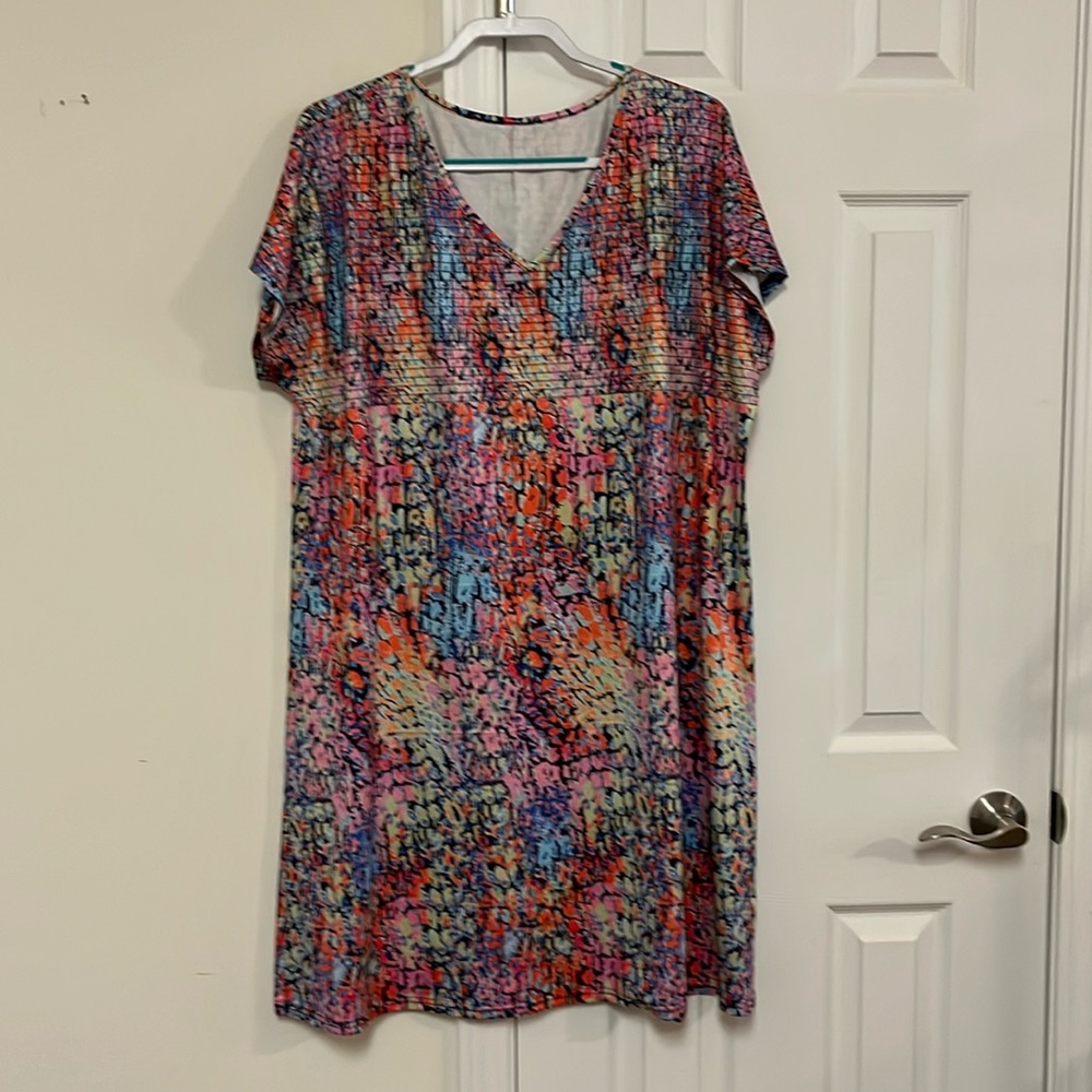 Cute/ Comfy/ Cool for summer! Size 2X🌺 Work/ Play/ Travel! Great Colors!🌺🐝